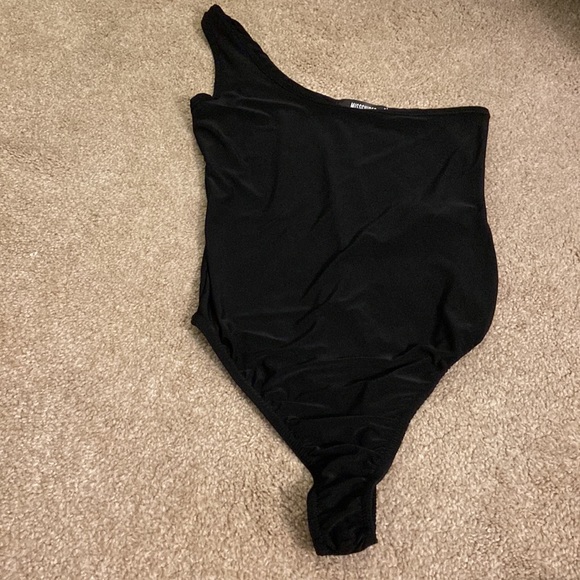 Missguided Black Slinky One Shoulder Bodysuit 2 - Picture 3 of 13